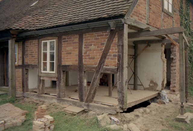 Schwellen- und Wandrekonstruktion auf der Westseite, Wohn-Stall-Haus eines Erbpachtbauern von 1832 in Stuer/ Mecklenburg